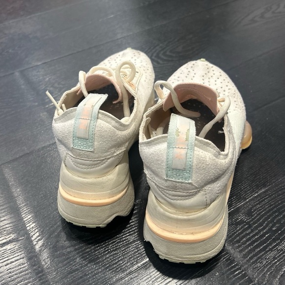 Nike R Med - Picture 3 of 6